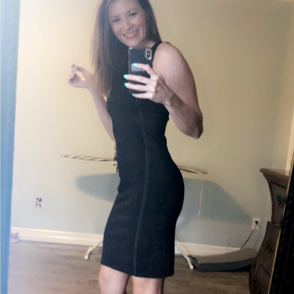 Noir black dress with detail